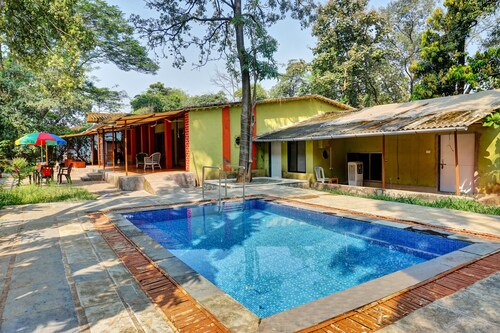 Karjat Farmhouse 3 BHK bungalow with pool & mountain to trek, hike in Nature.