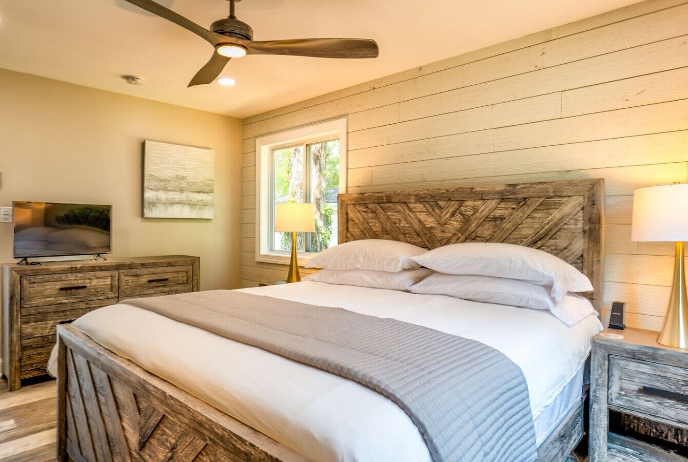 3 bedrooms, desk, iron/ironing board, WiFi