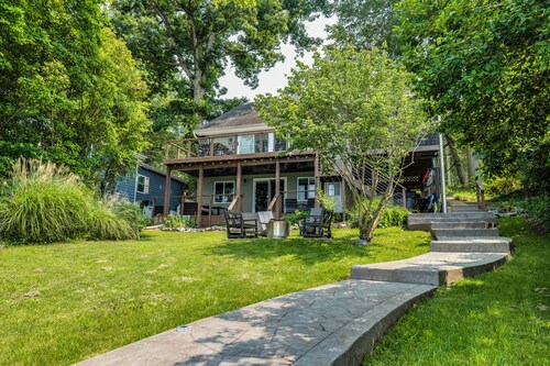 River Refresh - Waterfront with Spa on Placid Bay