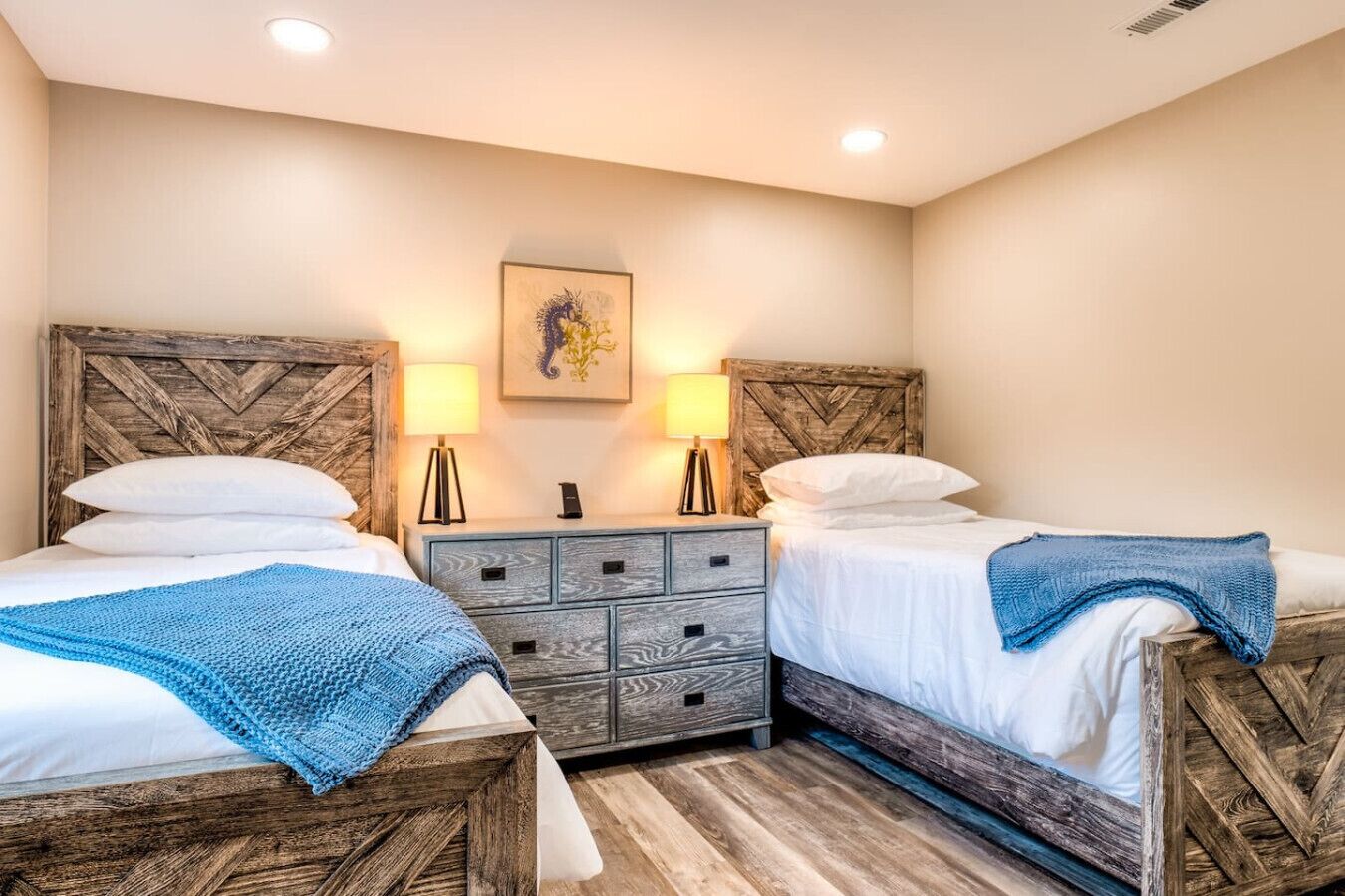 3 slaapkamers, een bureau, een strijkplank/strijkijzer, wifi