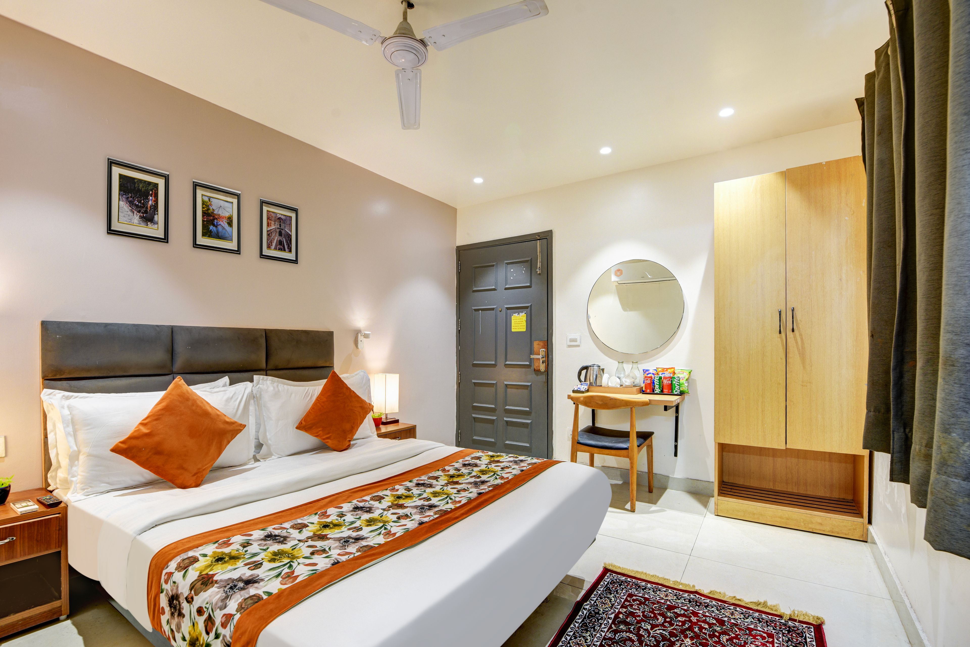 Premium Double Room, City View | Hypo-allergenic bedding available, desk, laptop workspace, soundproofing