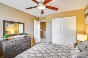 Interior - Tucson Getaway: 7 Mi to Saguaro National Park! (Tucson)