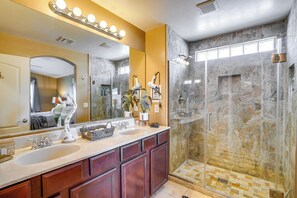 House (5 Bedrooms) | Interior - Tucson Getaway: 7 Mi to Saguaro National Park! (Tucson)