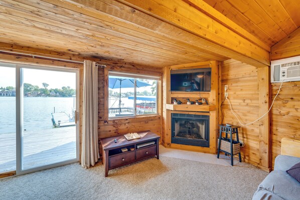 Cottage (2 Bedrooms) | Interior