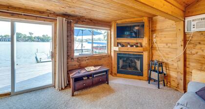 Lakefront Wisconsin Escape w/ Boat Dock & Kayaks!