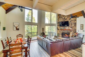 House (3 Bedrooms) | Interior - 2 Mi to Skypark at Santa's Village: Family Cabin (Lake Arrowhead)