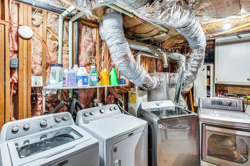 2 Mi to Skypark at Santa's Village: Family Cabin