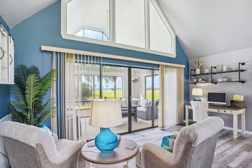 Luxurious Florida Home w/ Pool & Canal Access