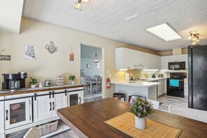 House (3 Bedrooms) | Interior - Luxurious Florida Home w/ Pool & Canal Access (Lake Wales)