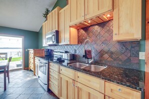 House (2 Bedrooms) | Interior