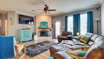 House (6 Bedrooms) | Front of property