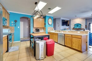 House (6 Bedrooms) | Interior - Pet-friendly Austin Area Home w/ Outdoor Oasis (Hutto)