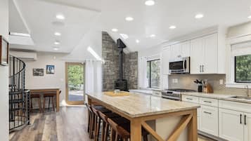 Rumah (6 Bedrooms) | Interior