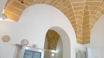 Apartamento conforto | Cozinha privada | Geladeira grande, fogão, cooktop, talheres/pratos/utensílios de cozinha