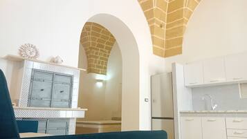 Apartamento conforto | Cozinha privada | Geladeira grande, fogão, cooktop, talheres/pratos/utensílios de cozinha