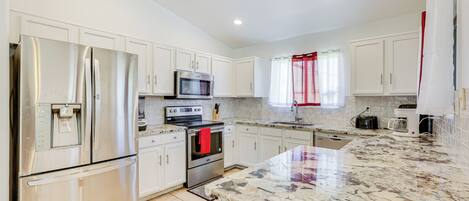 House (4 Bedrooms) | Interior