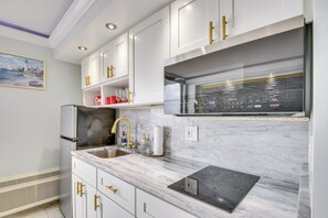 Interior - Cozy Florida Getaway w/ Pool Access & Ocean Views! (Daytona Beach)