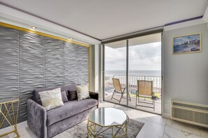 Interior - Cozy Florida Getaway w/ Pool Access & Ocean Views! (Daytona Beach)