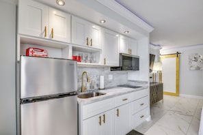 Apartment (0 Bedroom) | Interior - Cozy Florida Getaway w/ Pool Access & Ocean Views! (Daytona Beach)