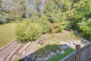 Apartment (0 Bedroom) | Interior - 13 Mi to Catamount Mountain Resort: Studio w/ Deck (Hudson)