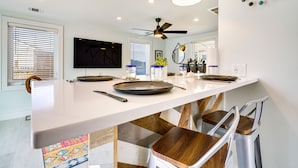 Cottage (2 Bedrooms) | Interior - Renovated Seaside Park Cottage: Steps to Beach! (Seaside Park)