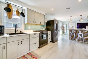 Cottage (2 Bedrooms) | Interior - Renovated Seaside Park Cottage: Steps to Beach! (Seaside Park)