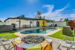 Outdoor pool - Phoenix Home w/ Private Pool, Hot Tub & Fire Pit! (Phoenix)