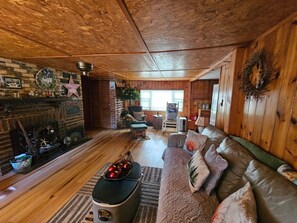 Smart-TV, Kamin, Videothek