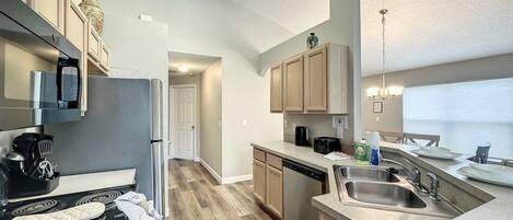 Villa, 4 Bedrooms | Private kitchen