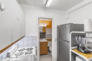 Condo, 1 Bedroom | Private kitchen