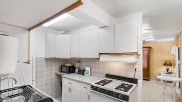 Condo, 2 Bedrooms | Private kitchen | Fridge, oven, coffee/tea maker, toaster