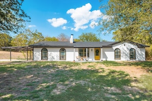 Exterior - Afar Modern Vacation Home
 (Weatherford)