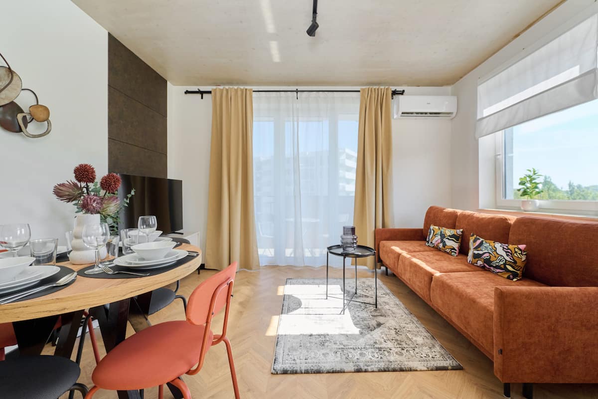 Apartment, 2 Bedrooms, Balcony | 3 bedrooms, bed sheets