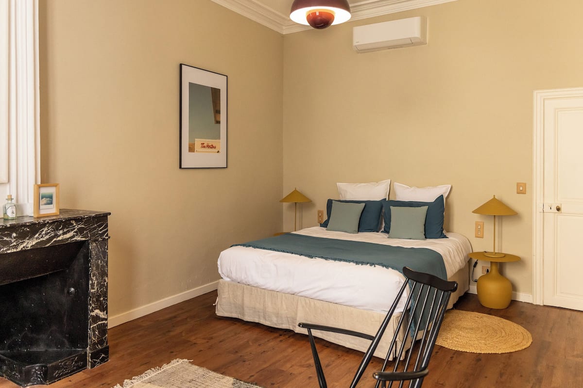 Habitación Confort | 1 habitación, ropa de cama de alta calidad y decoración personalizada