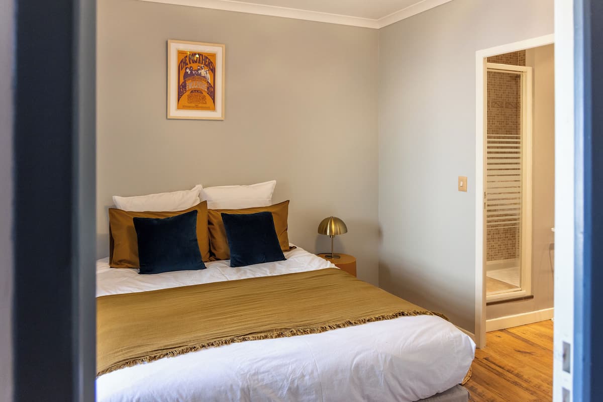 Habitación Confort | 1 habitación, ropa de cama de alta calidad y decoración personalizada
