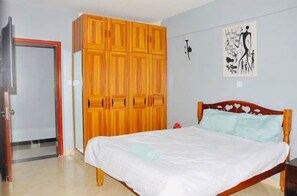 3 bedrooms, desk, iron/ironing board, travel cot - Luxury Solos Lavington 3-Bedroom Dream Apartment (Nairobi)