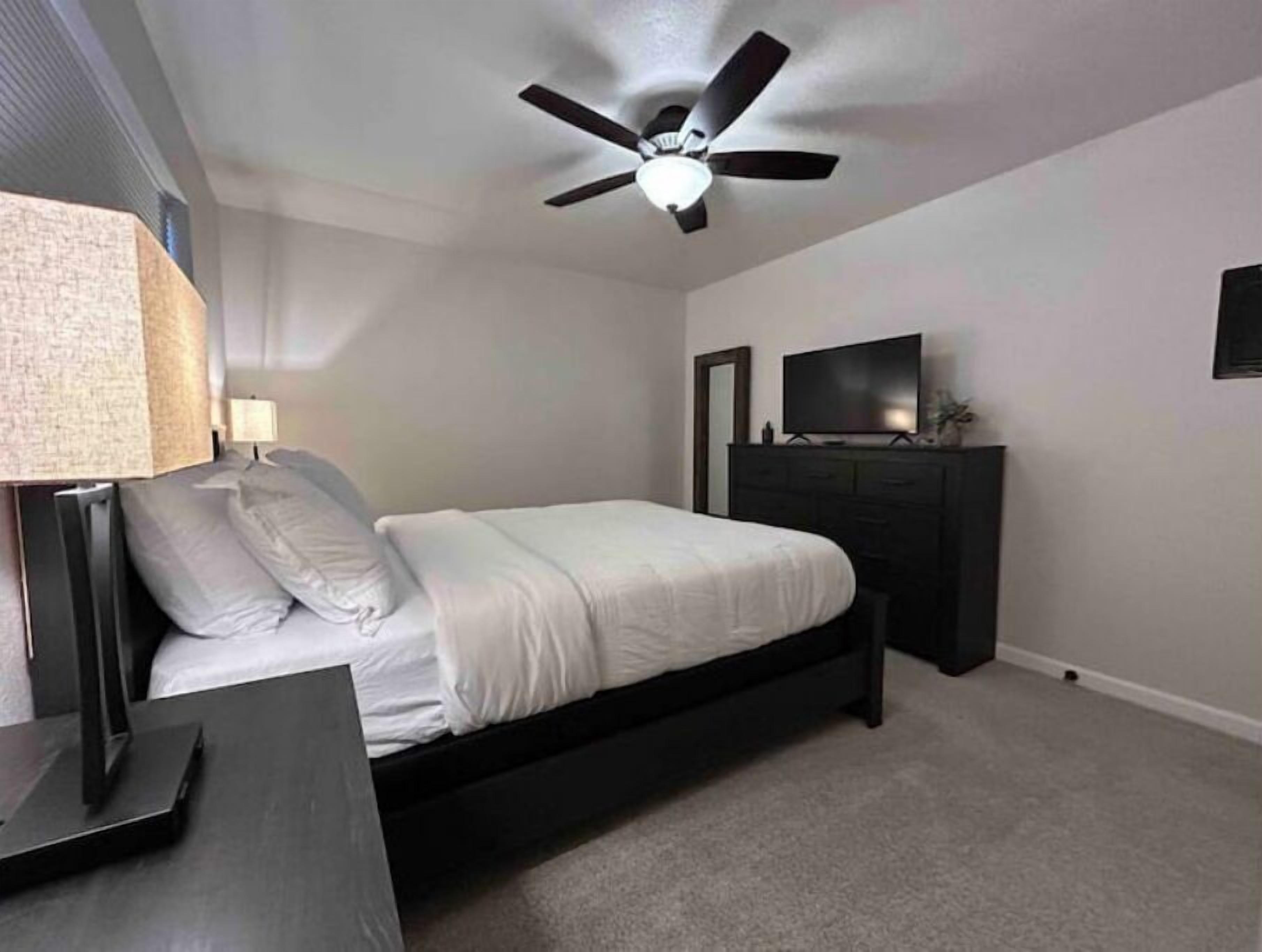 2 chambres, fer et planche à repasser, accès au Wi-Fi (inclus)