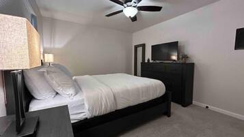 2 chambres, fer et planche à repasser, accès au Wi-Fi (inclus)