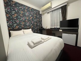 Habitación estándar doble | Tabla de planchar con plancha, wifi gratis, ropa de cama