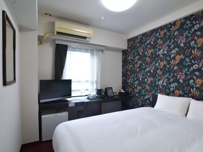 Standard Double Room | Iron/ironing board, free WiFi, bed sheets