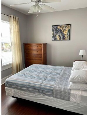 1 dormitorio, caja fuerte, tabla de planchar con plancha y wifi gratis