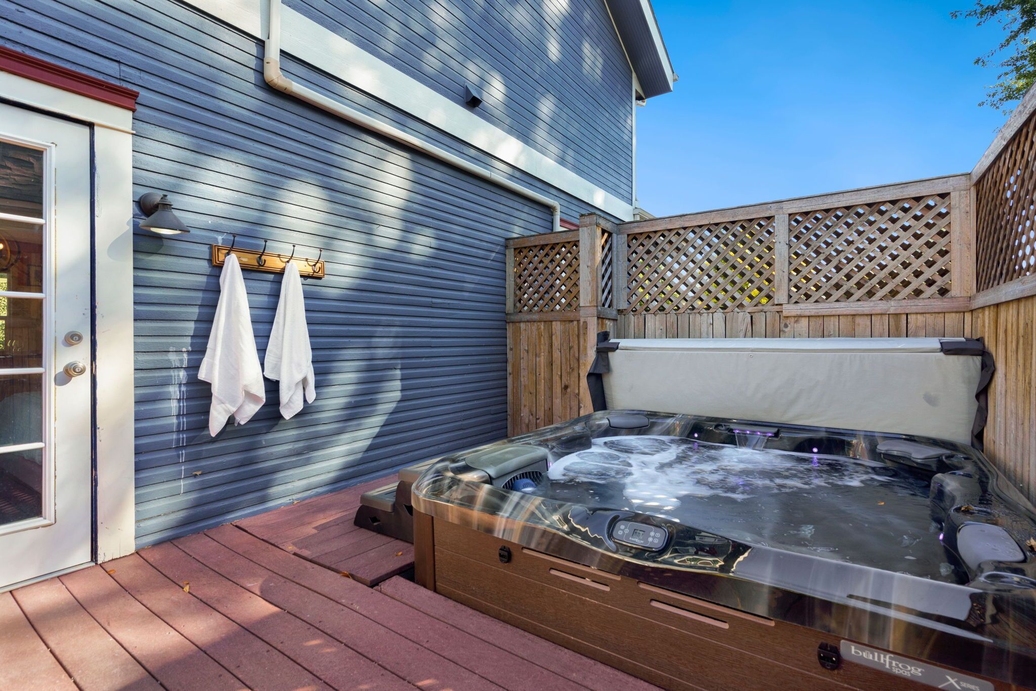 하우스, 침대(여러 개), 온수 욕조, 정원 전망 (604 W Magnolia) | 숙박 시설 구내