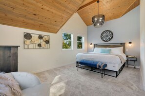 Ferienhaus, Mehrere Betten, Whirlpool, Gartenblick (604 W Magnolia) | 4 Schlafzimmer, individuell dekoriert, individuell eingerichtet