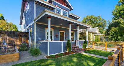 The Magnolia House in Old Town - Private Hot Tub