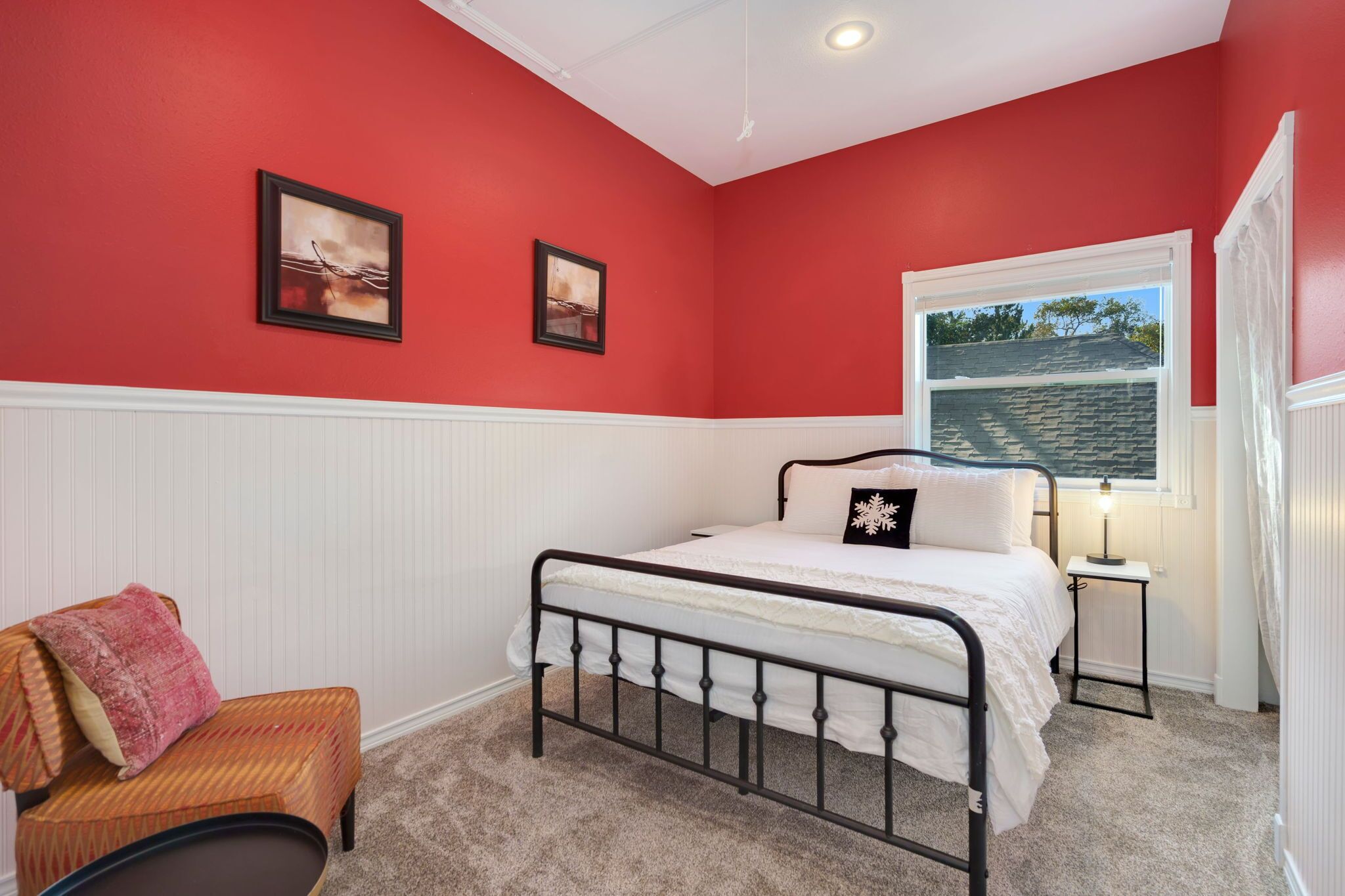 4 bedrooms, individually decorated, individually furnished, free WiFi