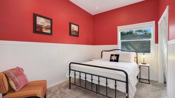 4 bedrooms, individually decorated, individually furnished, free WiFi