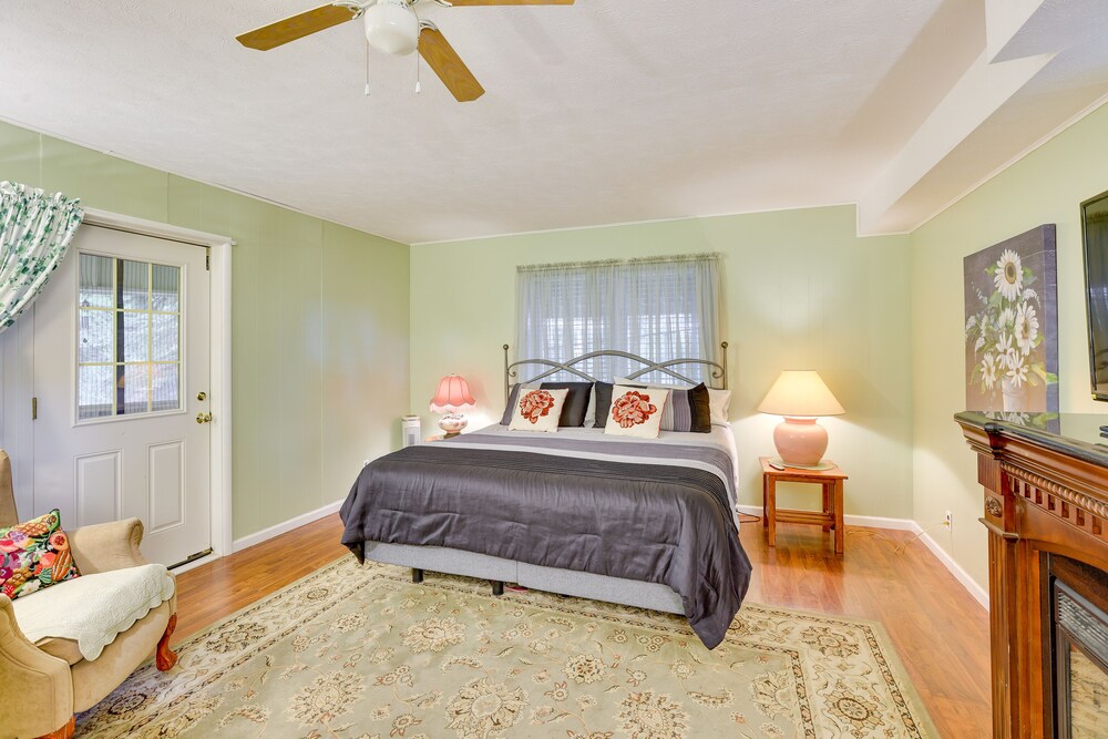 Fort Calhoun Home w/ Screened Porch + Playground! Washington County Vrbo