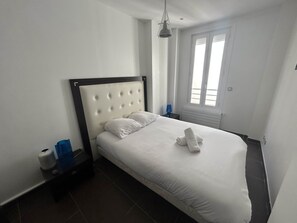 2 chambres, fer et planche  à repasser, Wi-Fi, literie fournie