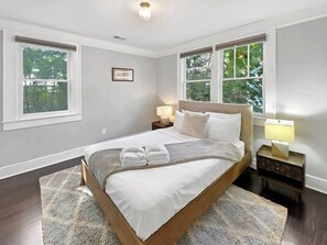 3 soverom, strykejern/-brett, reiseseng for barn og wi-fi