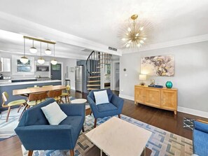 Unclassified image, 3 of 24, button